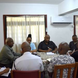 praslinladiguevisit1_original